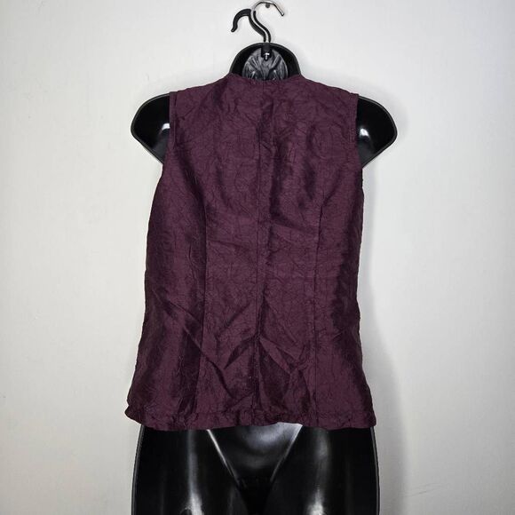 Eileen Fisher 100% Silk Crinkle Blouse Size XS Button Up Sleeveless Purple Top - Picture 4 of 7